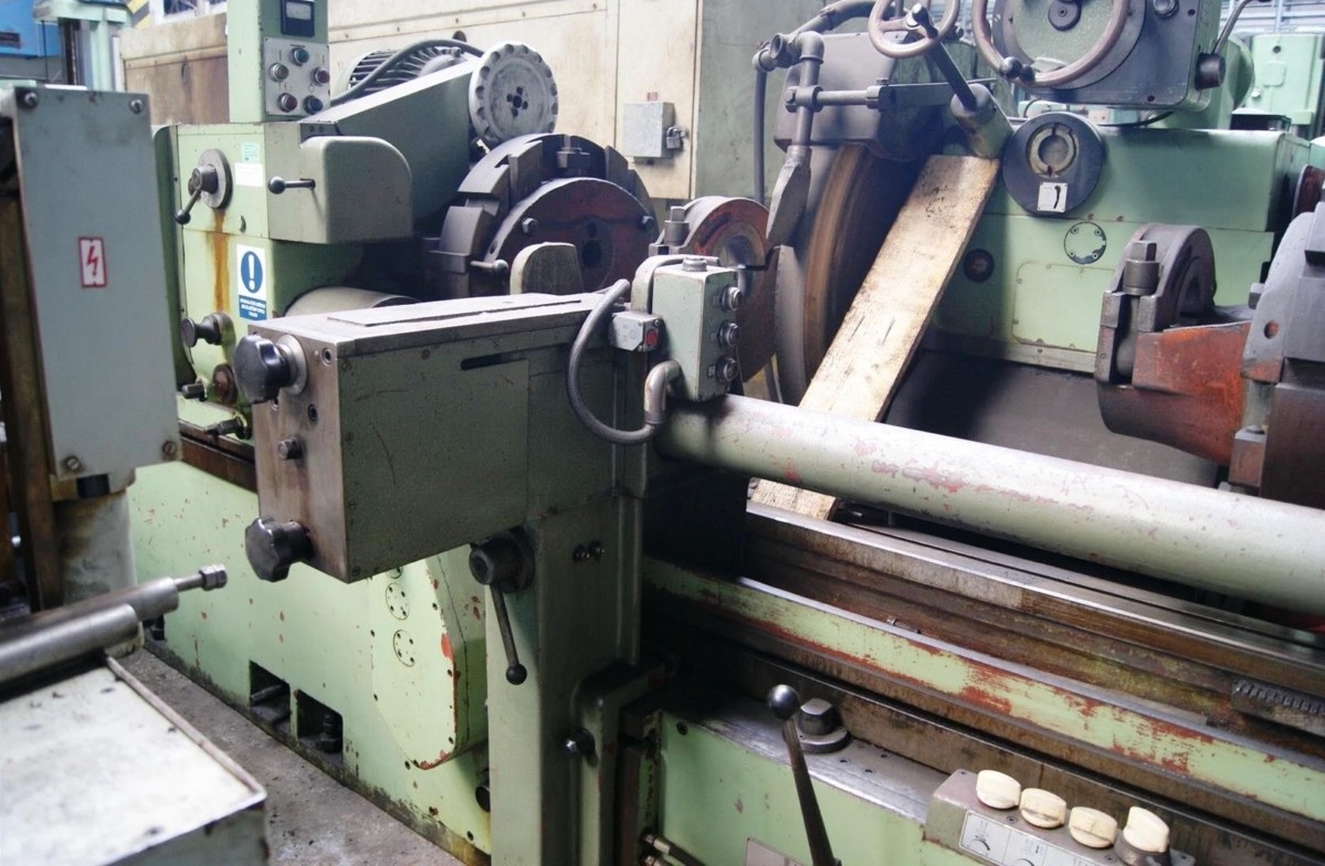 Crankshaft Grinding Machine TOS 1133-C128
